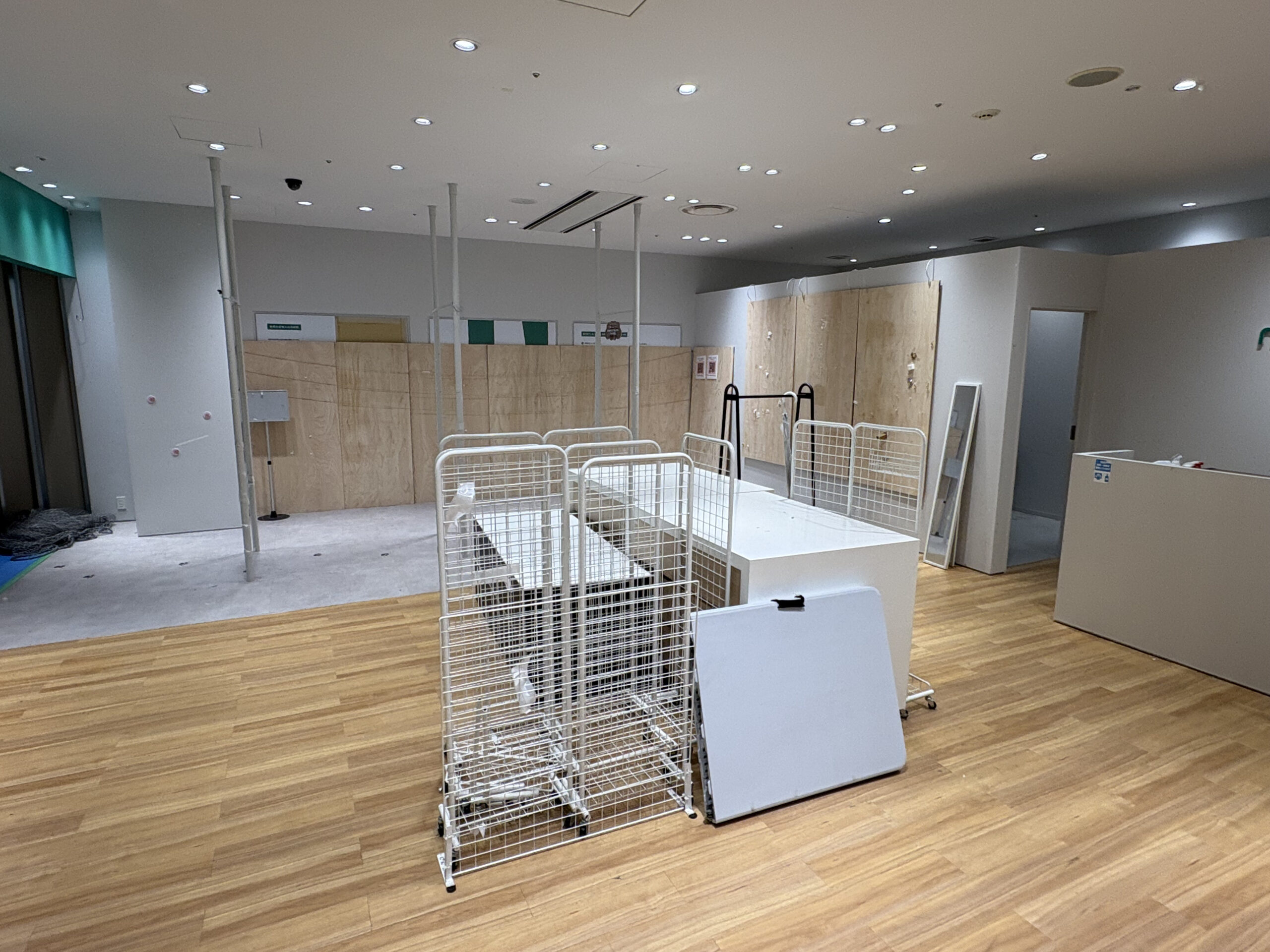 (解体)アクアシティお台場320区原状回復工事(R7年)